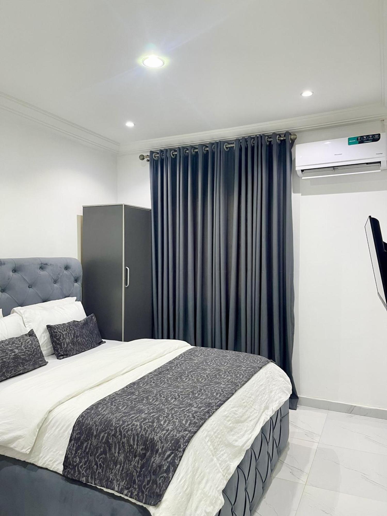 Blueocean-Cog Apartment And Lodging 베닌 시티 외부 사진